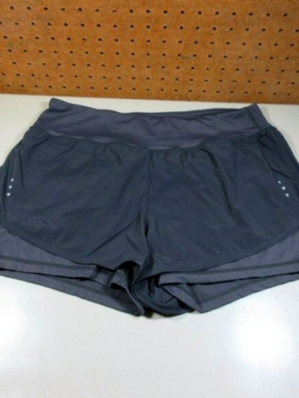 Soothfeel womens charcoal an gray compression lined nylon running shorts XL EUC